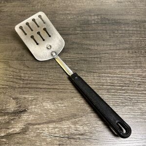 Vintage EKCO Black Handle Slotted Keyhole Spatula Turner Flipper 10”
